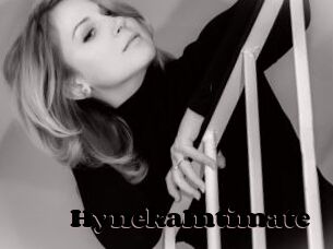 HynekaIntimate