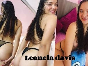 Leonela_davis