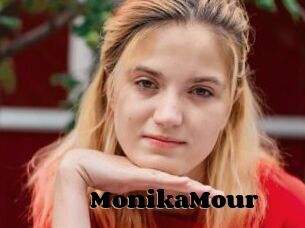 MonikaMour