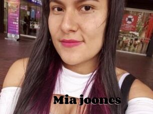 Mia_joones