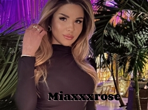 Miaxxxrose