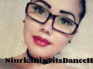 NiurkaBigTitsDanceHot