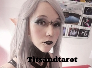 Titsandtarot